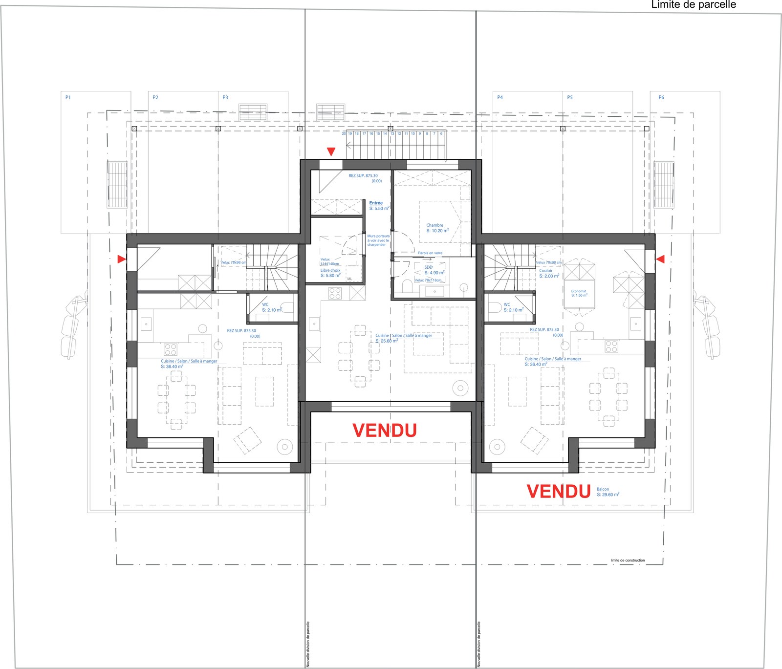 Plan de l'étage des trois villas : cuisine, salon, salle à manger, WC et balcon.