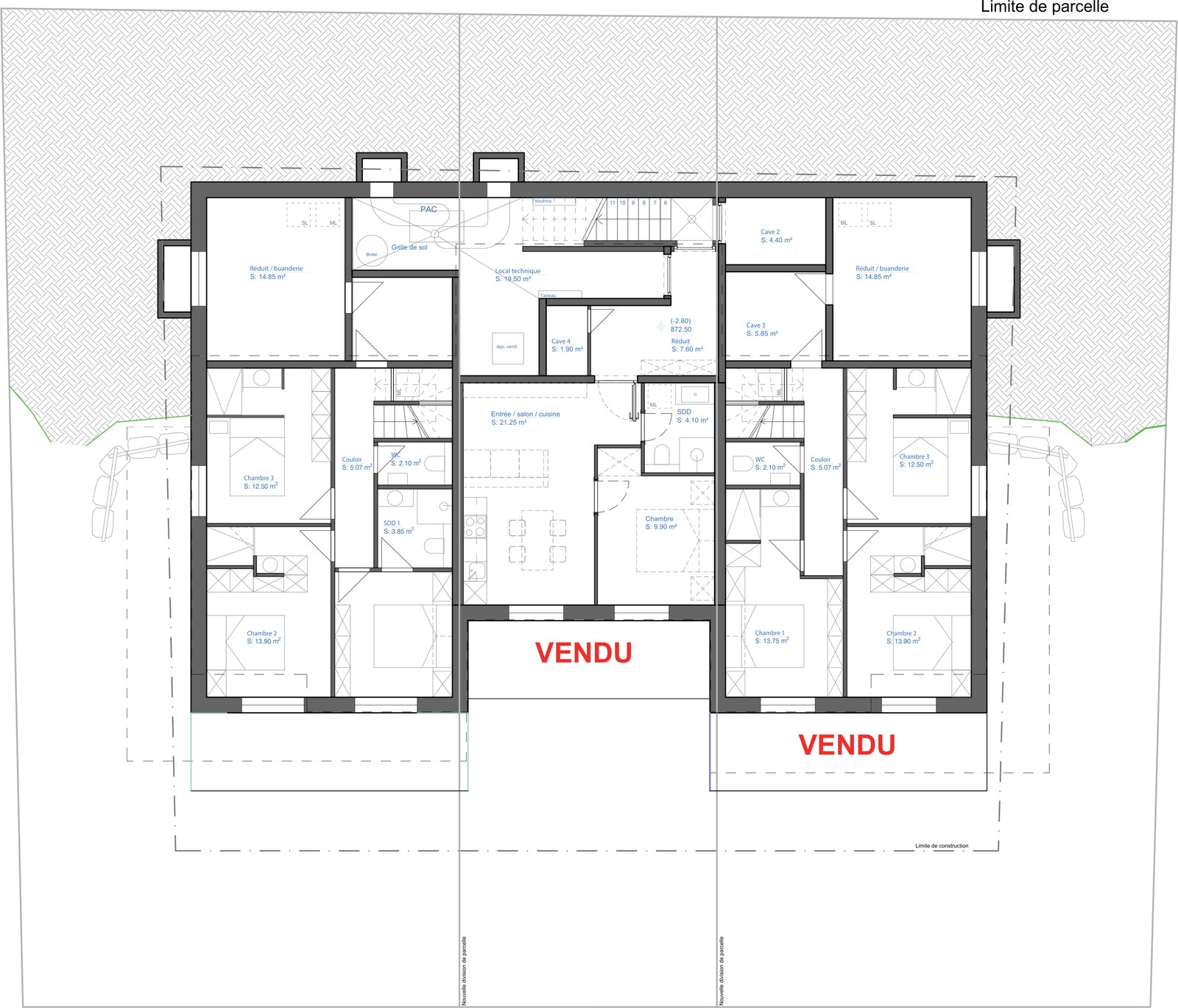 Plan du rez-de-jardin des trois villas : chambres, salle de douche, buanderie et caves.